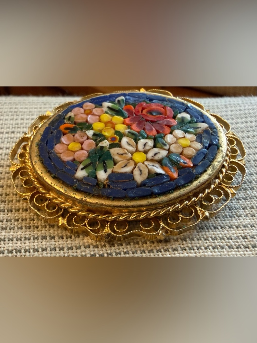 Vintage Blue Floral Micro-Mosaic Brooch - with filigree edging - Picture 3 of 6